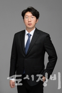 법무법인(유한) 현 김우중 변호사