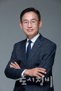 한국도시정비협회 이공재 자문위원장(법무법인 고원 대표변호사)
